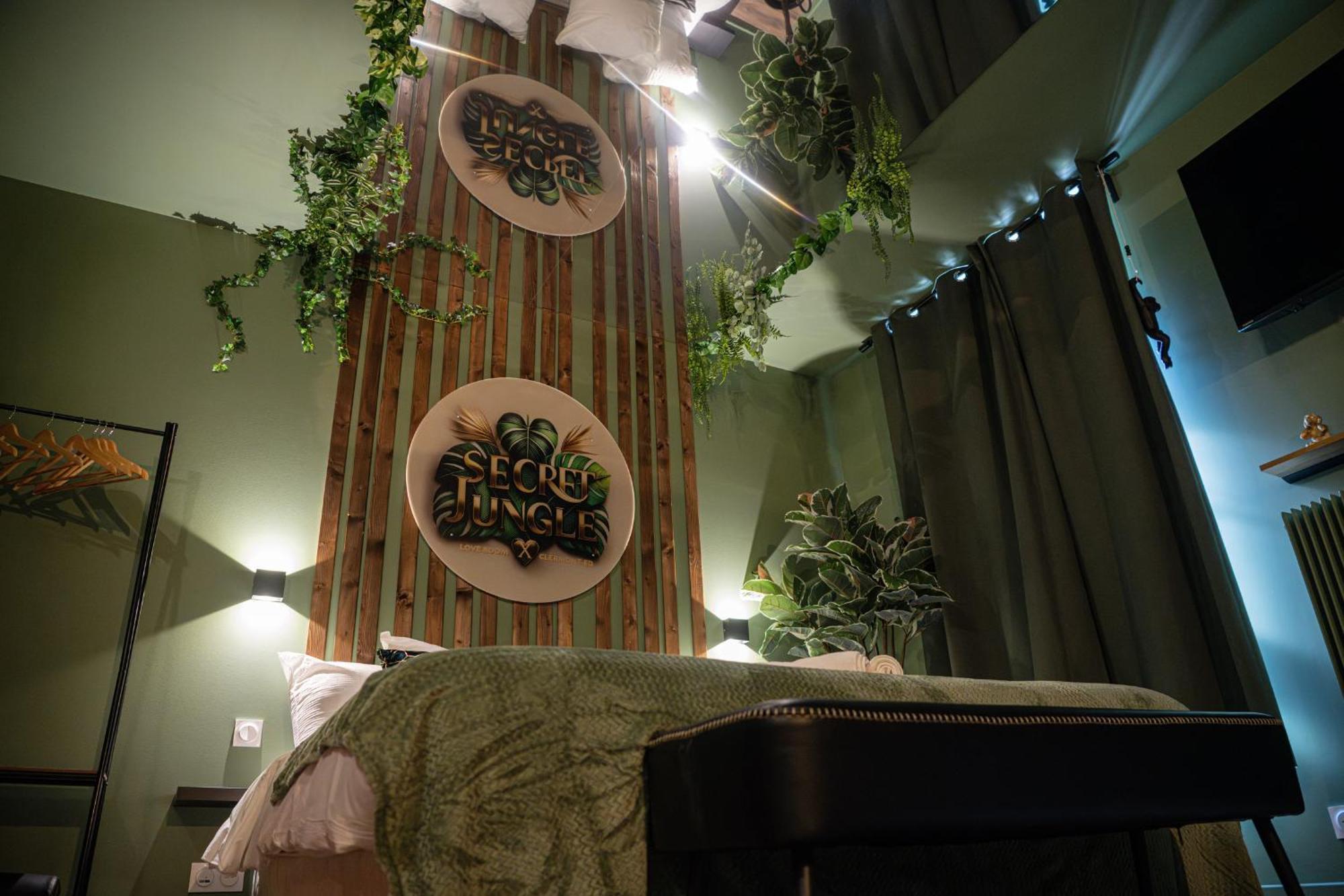 Secret Jungle - Love Room By Prim0 C0Nciergerie ロワイヤ エクステリア 写真